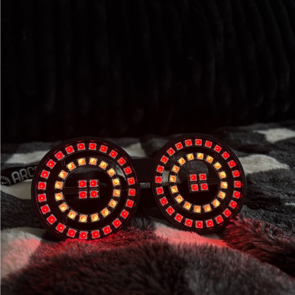 LED Circular Pattern Glasses - Picture 3 of 6
